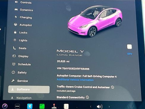 Used 2024 Tesla Model Y 2WD image 11