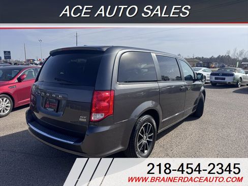 Used 2018 Dodge Grand Caravan GT FWD image 3