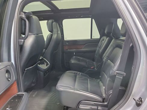 Used 2022 Lincoln Navigator Reserve image 29