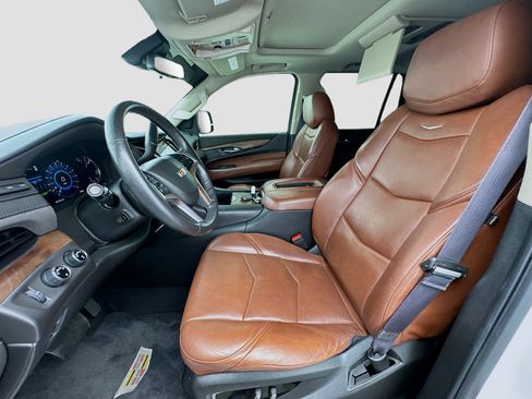 Used 2017 Cadillac Escalade Premium Luxury AWD/4WD image 13