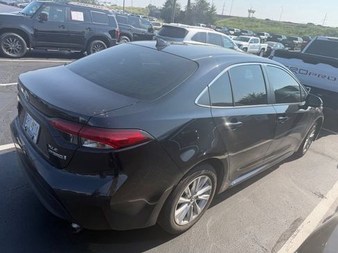 Used 2024 Toyota Corolla XLE FWD image 2