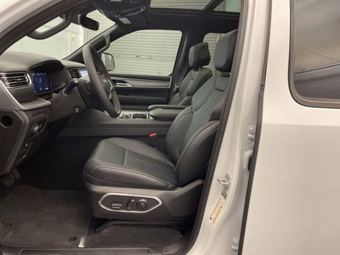 New 2026 Jeep Grand Wagoneer 2WD w/ Premium Group I image 17