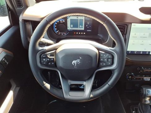 Used 2023 Ford Bronco Outer Banks AWD/4WD image 13