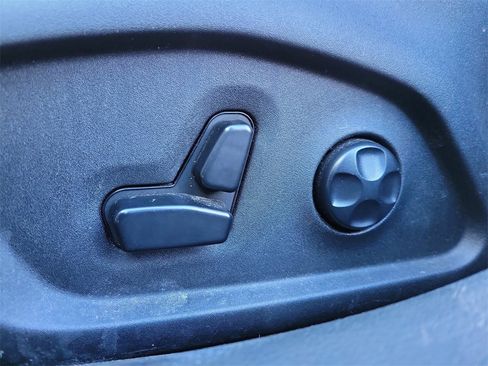 Used 2018 Jeep Compass Latitude w/ Popular Equipment Group image 22