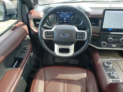 Used 2022 Ford Expedition Limited AWD/4WD image 16