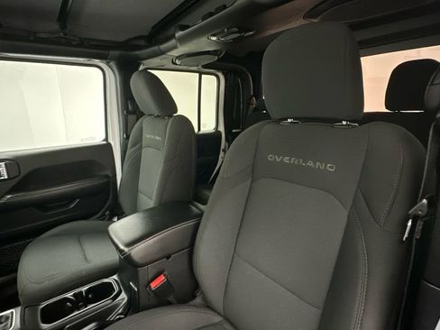 Used 2021 Jeep Gladiator Overland image 9