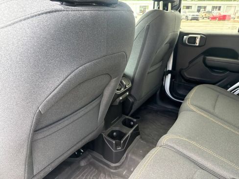 Used 2024 Jeep Wrangler Unlimited Sport AWD/4WD image 16