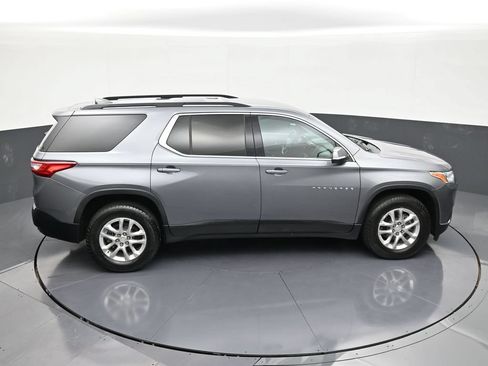 Used 2021 Chevrolet Traverse LT FWD image 17