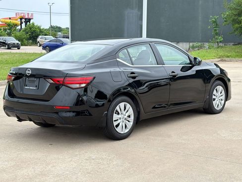 Used 2025 Nissan Sentra S FWD image 9