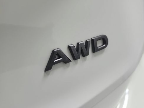 Used 2024 Nissan Rogue S AWD/4WD image 49