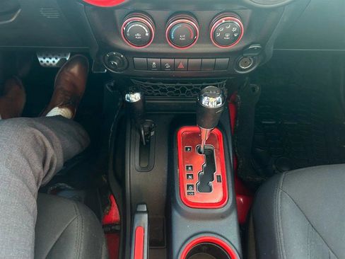 Used 2015 Jeep Wrangler Unlimited Sport w/ Quick Order Package 24S image 13