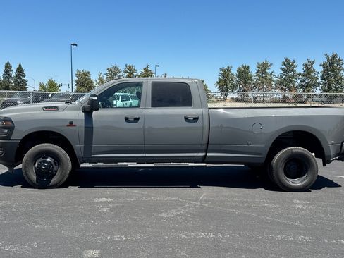 New 2026 RAM 3500 Tradesman AWD/4WD image 6