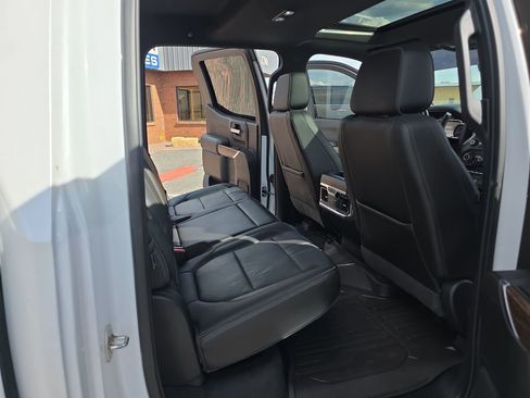 Used 2019 Chevrolet Silverado 1500 High Country w/ Technology Package image 30
