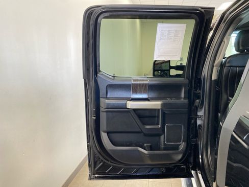 Used 2020 Ford F250 Lariat w/ Lariat Ultimate Package AWD/4WD image 8