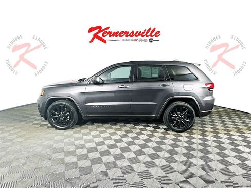 Used 2019 Jeep Grand Cherokee Altitude image 4