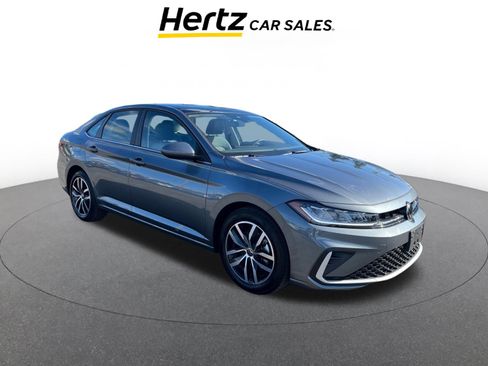 Used 2025 Volkswagen Jetta SE image 1