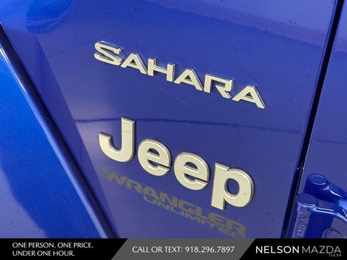 Used 2018 Jeep Wrangler Unlimited Sahara AWD/4WD image 16
