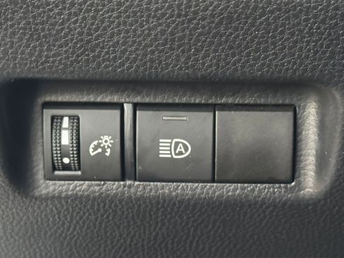 Used 2025 Toyota RAV4 LE image 33