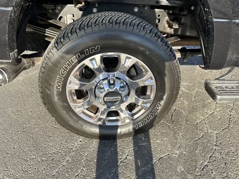 Used 2021 Ford F250 Lariat w/ Lariat Ultimate Package image 11