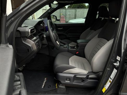 Used 2025 Toyota Tacoma TRD Sport RWD image 10