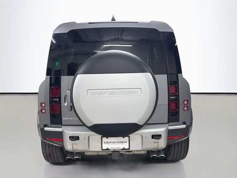 Used 2024 Land Rover Defender 110 SE AWD/4WD image 10