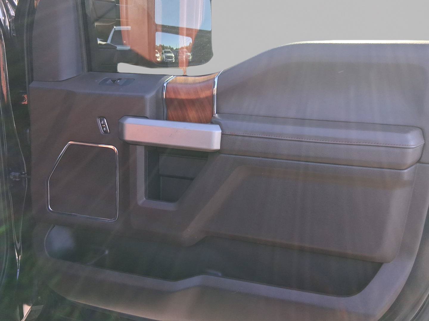 Used 2022 Ford F250 King Ranch w/ King Ranch Ultimate Package AWD/4WD image 9