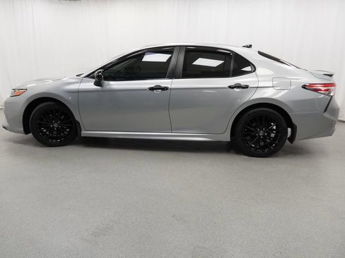 Used 2020 Toyota Camry SE FWD image 15