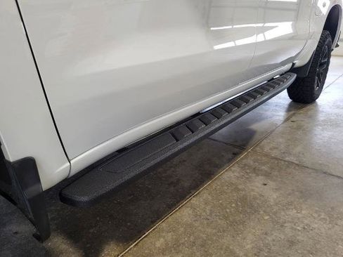 Used 2025 Chevrolet Silverado 1500 Custom Trail Boss AWD/4WD image 13