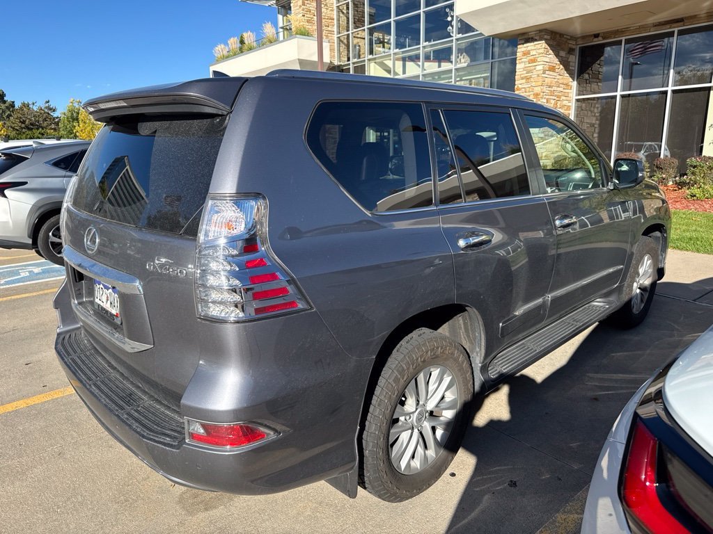 Used 2018 Lexus GX 460 Premium w/ Premium Package AWD/4WD image 3