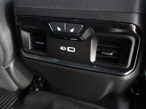 Used 2024 GMC Sierra 2500 AT4X AWD/4WD image 34