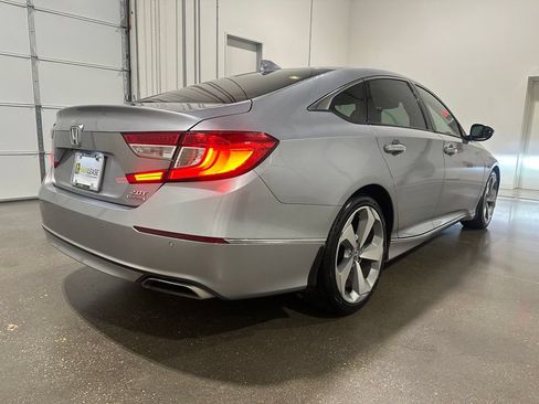 Used 2020 Honda Accord Touring image 5