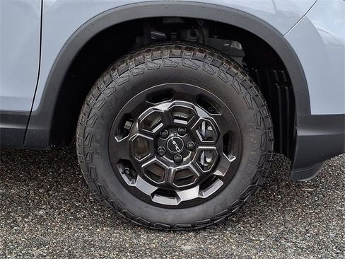 Certified 2025 Honda Ridgeline TrailSport+ image 8