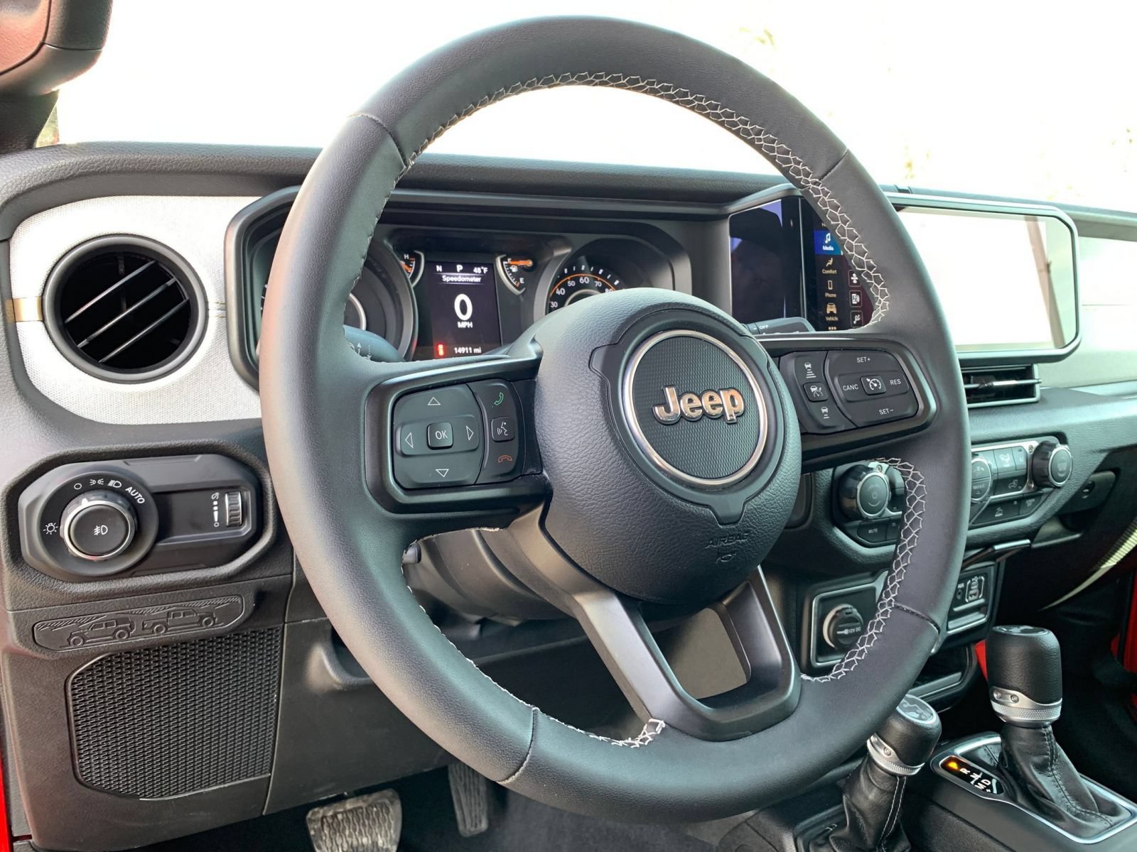 Used 2025 Jeep Wrangler Unlimited Sport AWD/4WD image 32