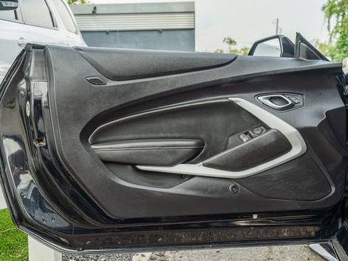 Used 2020 Chevrolet Camaro LT image 17