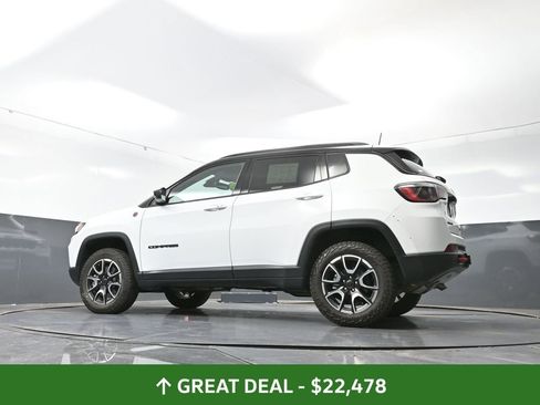 Used 2025 Jeep Compass Trailhawk w/ Trailer Tow Group image 57