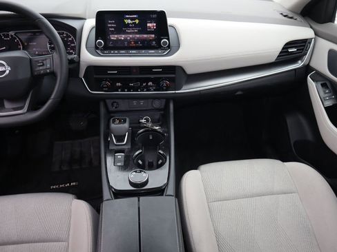 Certified 2025 Nissan Rogue SV AWD/4WD image 14