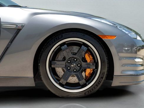 Used 2013 Nissan GT-R Black Edition AWD/4WD image 8