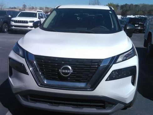 Used 2023 Nissan Rogue S image 5