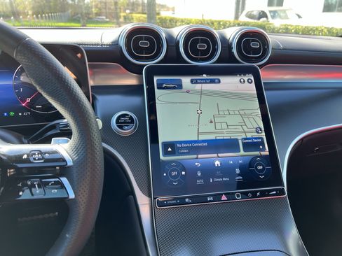 Used 2024 Mercedes-Benz GLC 300 300 image 31