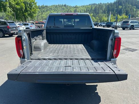 Used 2023 GMC Sierra 1500 SLT w/ SLT Premium Plus Package AWD/4WD image 11