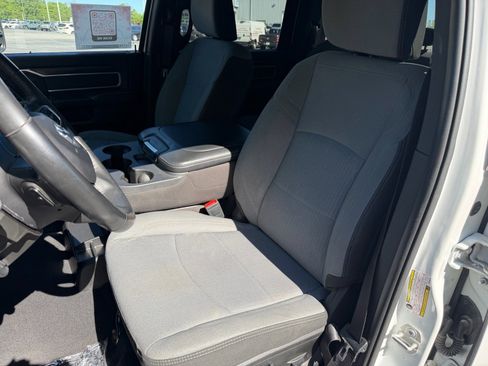 Used 2024 RAM 2500 Big Horn AWD/4WD image 34