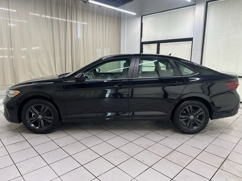 Used 2024 Volkswagen Jetta SE image 10