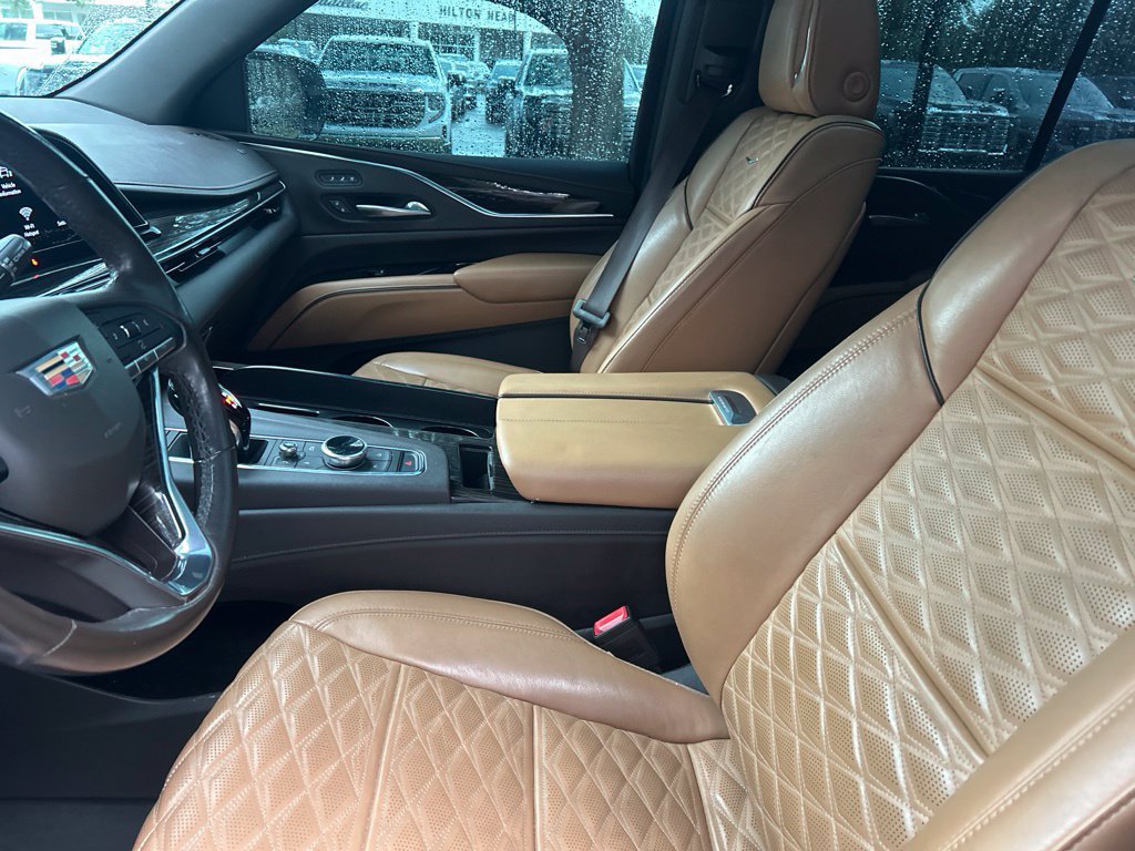 Used 2021 Cadillac Escalade Premium Luxury RWD image 10