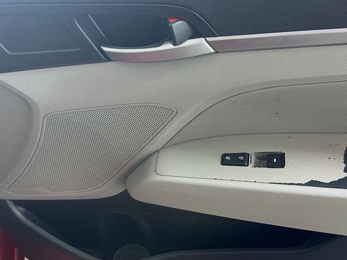 Used 2020 Hyundai Elantra Value Edition FWD image 29