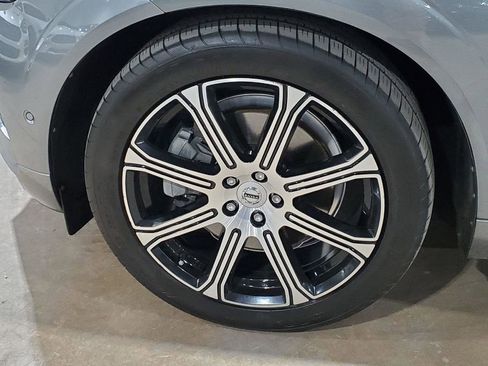 Used 2018 Volvo XC60 T8 Inscription w/ Advanced Package image 41