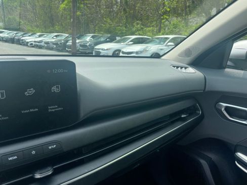 Used 2025 Kia K4 LXS image 31