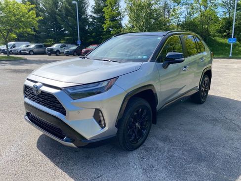 Used 2023 Toyota RAV4 XSE AWD/4WD image 7