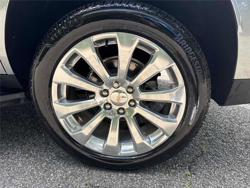 Used 2023 Chevrolet Tahoe Premier AWD/4WD image 35