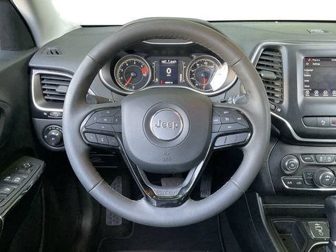 Used 2021 Jeep Cherokee Latitude Plus FWD image 17