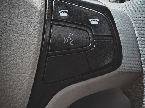 Used 2014 Toyota Sienna XLE FWD image 12